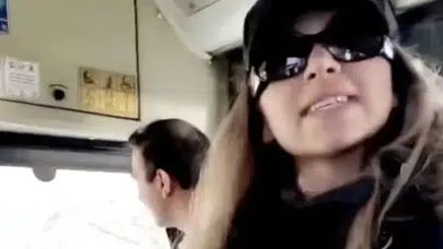 Otobüste “Savcıyım” Krizi Kadın Yolculara Saldırdı, Gözaltına Alındı