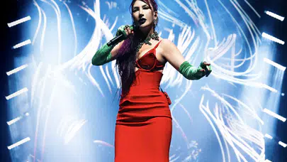 Pop müziğin kraliçesi Arena’yı doldurdu: Hande Yener’den unutulmaz gece