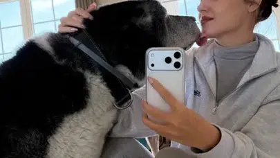 Hande Erçel’den Gülümseten Kare: “Yakışıklım” Notu Olay Oldu