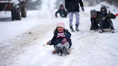 Valilikler peş peşe açıkladı, 8 ilde eğitime kar engeli!