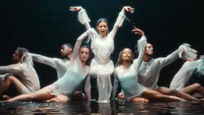 Beren Saat'in yeni saatinin ismi nedir, ne zaman çıktı, ne anlatıyor? CapitaliZoo şarkı sözleri!