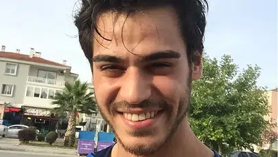 Modellikten oyunculuğa: Hasan Deniz Yaran’ın kariyer yolculuğu