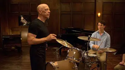 Whiplash OYUNCU KADROSU (KİM KİMDİR) nerede çekildi, hangi yıl vizyona girdi, filmin gerçek bir hikayeden uyarlanıp uyarlanmadığına dair detaylar?