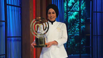 MasterChef All Star 2023 Şampiyonu Esra Tokelli şimdi ne iş yapıyor, kaç yaşında, evli mi?