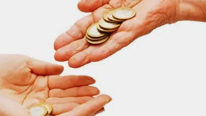 Zekat ile Sadaka Aynı Sanılıyor Ama Gerçek Çok Farklı