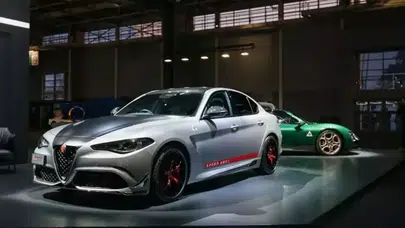 Paris’te Özel Alfa Romeo ve Maserati Modelleri Otomobil Tutkunlarıyla Buluştu