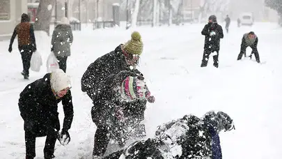 Kars’ta Kar Fırtınası Etkisini Sürdürüyor: Eğitim ve Ulaşım Yakından İzleniyor