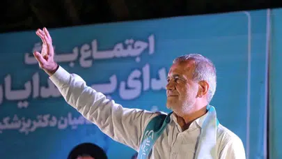 Mahabad’dan Tahran’a Uzanan Güç Hikâyesi: Mesud Pezeşkiyan’ın Bilinmeyen Geçmişi