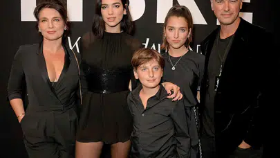 Dua Lipa’nın Ailesinin Kökeni, Nereden Geliyor, Anne ve Babası Hangi Ülkeden?