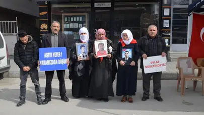 Muş’ta evlat nöbeti sürüyor, ailelerden çocuklarına çağrı