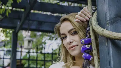 Aile Bir İmtihandır (ABİ) Dizisi Savcı Leyla Kimdir? Buse Arslan Kaç Yaşında, Nereli, Hangi Dizilerde Oynadı, Kariyeri