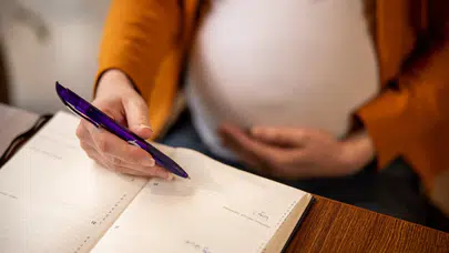 Doğum izni 24 haftaya çıkıyor mu? yeni düzenleme kimleri kapsayacak, ne zaman yürürlüğe girecek?