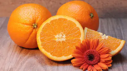 Limonla Serum Trendi Patladı: Dermatologlar Ev Yapımı C Vitamini İçin Alarm Verdi