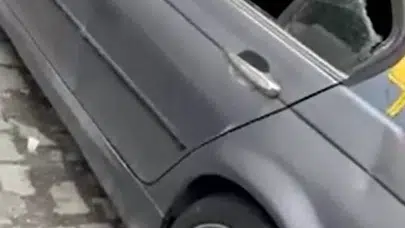 Boşanma kavgası felakete dönüştü! Öfke krizi aracı paramparça etti