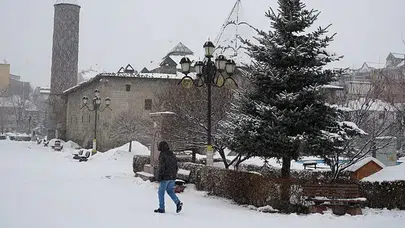 Erzurum’da Kar Esareti! 3 İlçede Okullar İçin Tatil Kararı