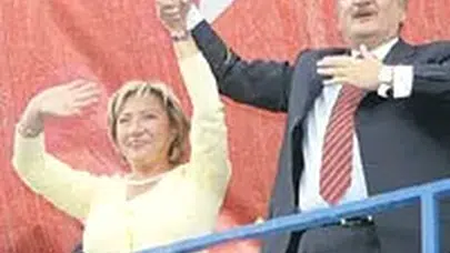 Mehmet Ağar eşi Emel Ağar hayatı (kimdir), ne iş yapardı, kaç yılında evlendiler, çocukları kim?