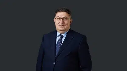 İbrahim Halil Çanakcı kaç yaşında, aslen nereli, evli mi, çocuğu var mı, mesleği ne, ne iş yapıyor, hangi görevlerde bulundu?