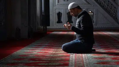 Kadir gecesi namazı kaç rekat ve nasıl kılınır, hangi niyetle eda edilir?