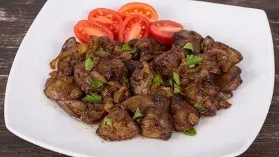 Dana Akciğer (Pişmiş) kalorisi ne kadar, besin değeri nedir,hangi vitamin ve mineralleri içerir, günlük protein ihtiyacının ne kadarını karşılar?