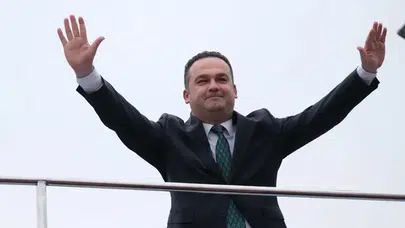 CHP’de Taciz Depremi! Hasbi Dede Skandalı ve Özel’in Sessizliği Krizi Derinleştirdi