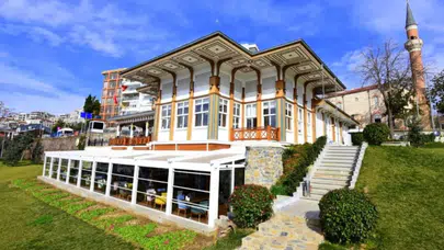 İBB sosyal tesislerinde kırmızı ve beyaz etli iftar menüsü kaç TL, 2026 İstanbul’da en uygun iftar nerede?