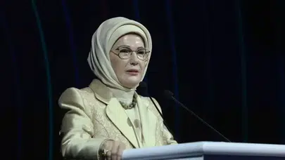 Emine Erdoğan’dan Kadın Kolları’na Duygusal Mesaj! 'Milletin Duasıyla Güç Bulan Hareket'