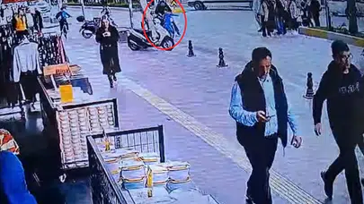 Vicdansızlık kamerada! Çocuğa çarptılar, arkalarına baka baka gittiler