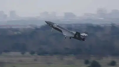 Gökyüzünde Yeni Adım! KIZILELMA Eğitim Uçuşunu Gerçekleştirdi