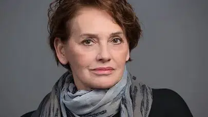 Çirkin dizisinde sürpriz gelişme! Kadir’in annesi usta oyuncu çıktı