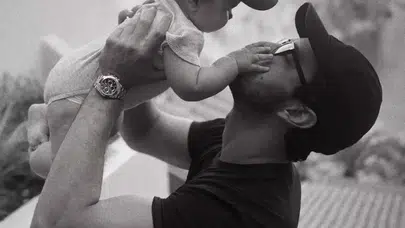 Kaan Yıldırım’dan Oğlu Fikret Hakan’la Yeni Poz! 'Tıpkı Babası' Yorumları Yağdı