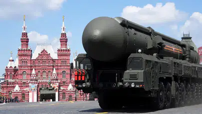 Medvedev: Ukrayna’ya Nükleer Silah Verilmesi Halinde Yanıt Verilecek!