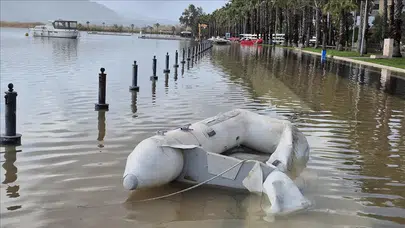 Köyceğiz Gölü taştı: Bodrum katları sular altında kaldı