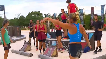 Survivor'da 'Tamam teyzeciğim' sözü neden ortalığı karıştırdı, Seren Ay ile Nagihan Karadere kavga mı etti?