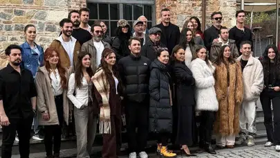 Aynı Yağmur Altında dizisi senaristi ve yönetmeni kimdir?