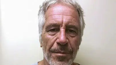 Jeffrey Epstein öldü mü, yoksa yaşıyor mu? Sosyal medyada yayılan fotoğraf doğru mu?