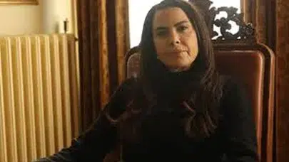 Veliaht Dizisinde Zahide Karakterini Kim Oynuyor? Nursel Köse Kim, Oynadığı Diziler Ve Filmler