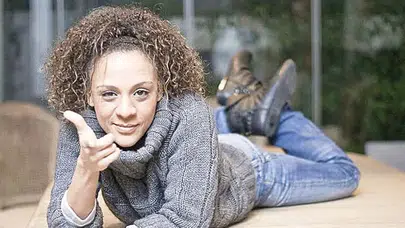 Defne Joy Foster Dosyası Yeniden Gündemde! Annesi Şüphelerini Paylaştı