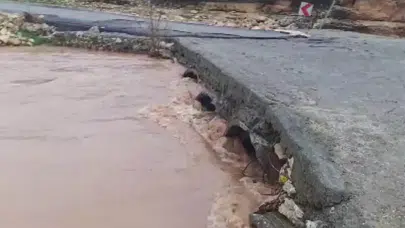 Diyarbakır'da Sağanak Alarmı! Dereler Taştı, Köprüler Hasar Gördü