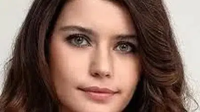 Beren Saat Müzik Dünyasına Hangi Şarkıyla Giriyor, CapitaliZoo Ne Zaman Çıkacak?