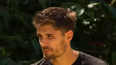 Diskalifiye Edilen Barış Murat Yağcı Ağlayarak Survivor’a Döndü