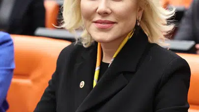 AK Partili Şebnem Bursalı’nın eşi Ahmet Aksoy kim, memleketi neresi, yaşı kaç, hangi sektörde faaliyet gösteriyor?