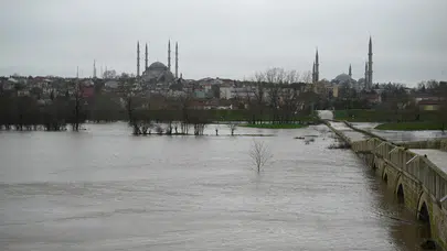 Edirne’de nehir alarmı! Tunca’da debi yükseldi, Meriç yatağından çıktı