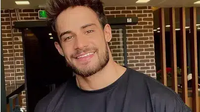 Batuhan Karacakaya saçı protez mi, gerçek mi?