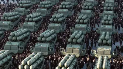 Kim Jong-un’dan Yeni Füze Gösterisi!