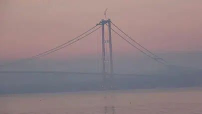 Çanakkale Boğazı’nda Sis Engeli! Transit Gemi Geçişleri Geçici Olarak Durduruldu