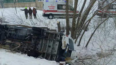 Muş’ta feci kaza! İşçileri taşıyan servis şarampole yuvarlandı