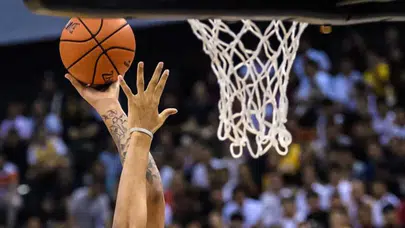 Spurs ve Kings Dış Sahada Güldü, Rockets Evinde Şov Yaptı