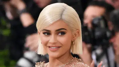 Kylie Jenner’dan nar temalı cesur çekim... Yok artık dedirtti!