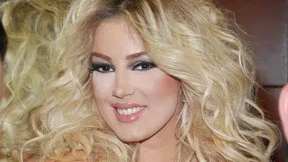 Petek Dinçöz'ün çocuğu kimden?