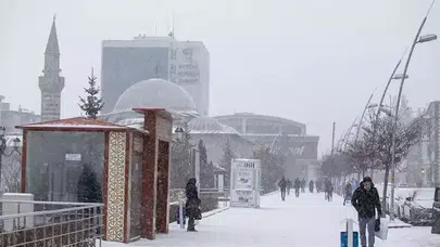 Erzurum’da Kar Etkili! Sıcaklık 0 Derece, Gece -14’e Kadar Düşecek